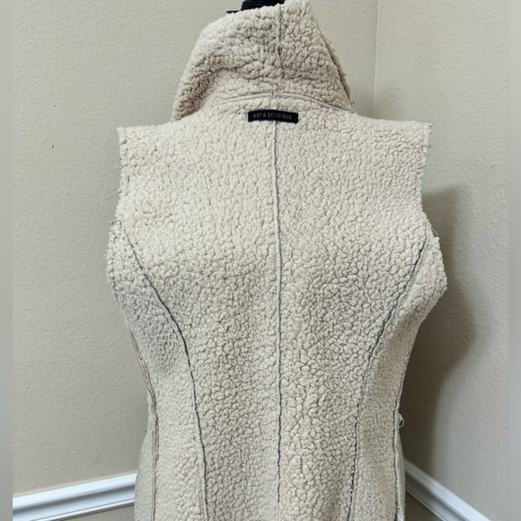 Hot & Delicious Sherpa Faux Shearling Vest M - Picture 5 of 8